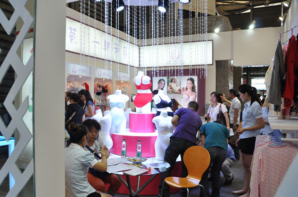 ʮ�·����ЋD�������Ϻ�CBMEչ