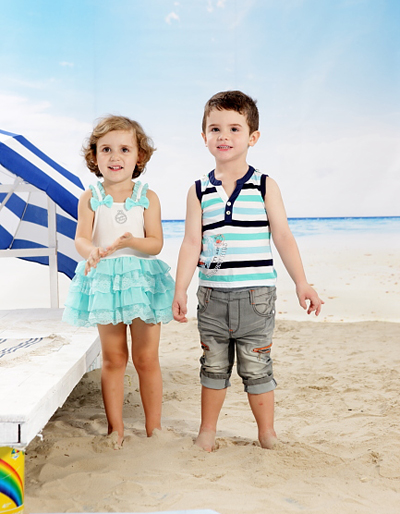 丑丑時尚童裝淺藍(lán)色