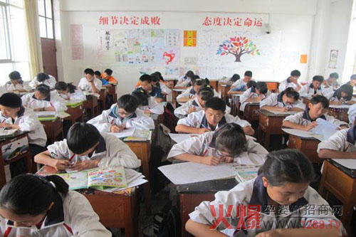 ؐ����������ӛ������ԇ�cDHA֮�g��΢���P(gu��n)ϵ