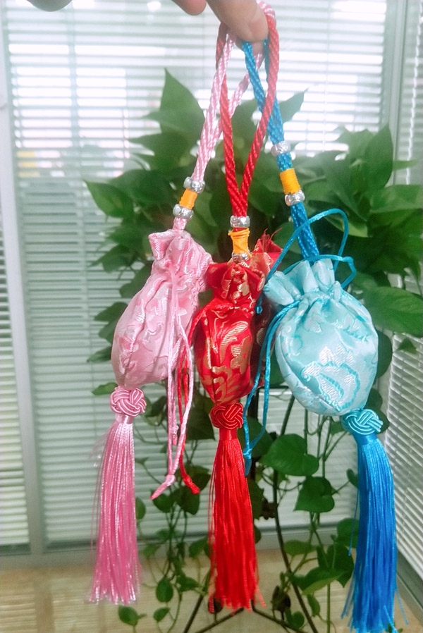 ��ͯС������ ��ͬ�ɫ����