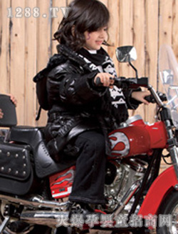 �{�۾��`Ůͯ��ɫ��q��