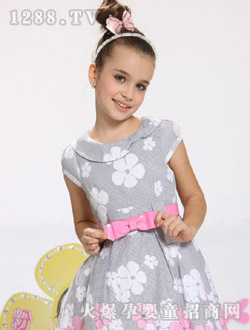 �ۼt���Ȼ�ɫ�B��ȹ