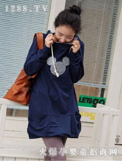 勝寒米奇圖連帽yunf上衣