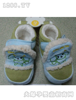 麗嬰房青綠yinge鞋