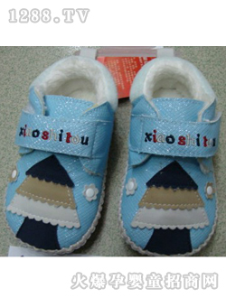 麗嬰房藍(lán)色松樹yinge鞋