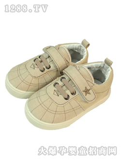 ͯ�ľ���ɫ����Ь