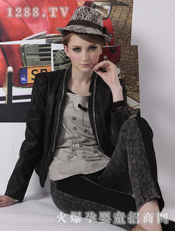 ��ݗ�ߺ�ɫ�r(sh��)��yunf�b