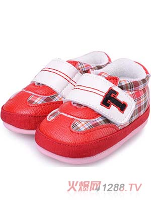 ��ʹ֮����Ӳ�͸͸��PUyinge�W(xu��)��Ь�tɫ