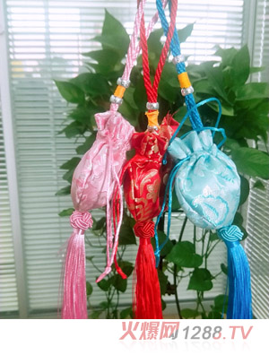 ��ͯС������ ��ͬ�ɫ����